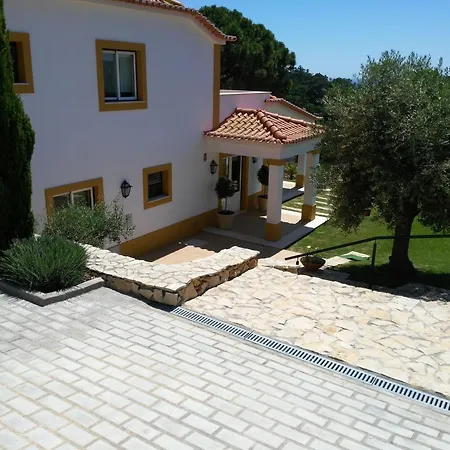 Villa With Private Pool Near Costa Da Caparica *